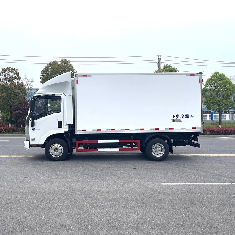 Isuzu 4*2 18cbm frozen meat freezer refrigerator trucks Front Side View