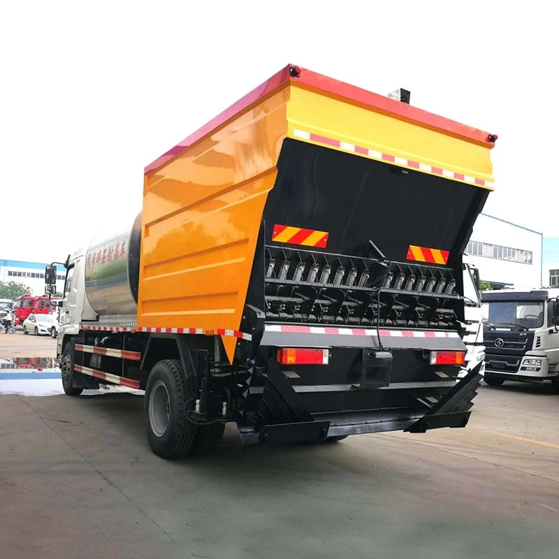 Shacman 4x2 gravel synchronous chip seal truck Oblique Back Plot