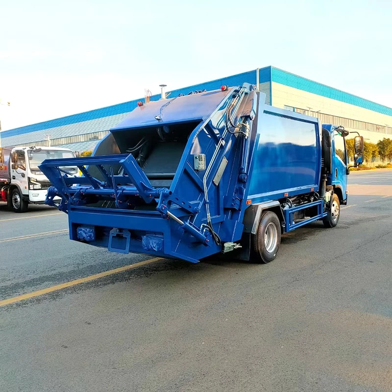 ISUZU New or Used 4x2 7 CBM Garbage Compactor Truck for Sale Oblique Back Plot