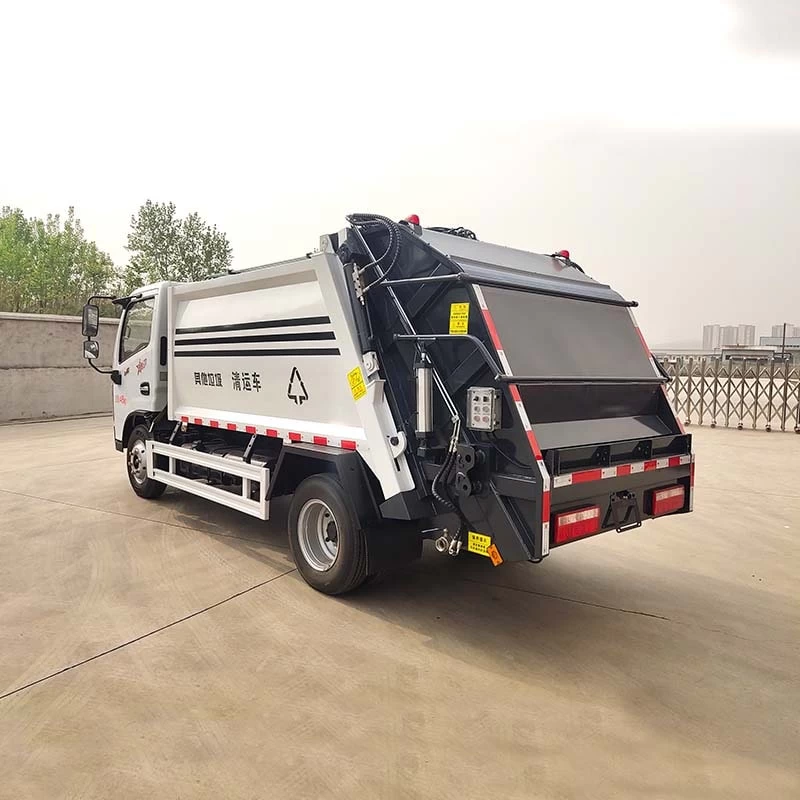 DongFeng 5m3 Garbage Compactor Truck Oblique Back Plot