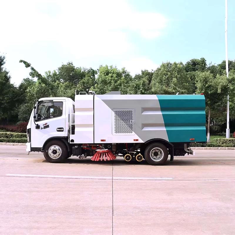 Dongfeng 4x2 high pressure Road Sweeper Washer Truck Front side view