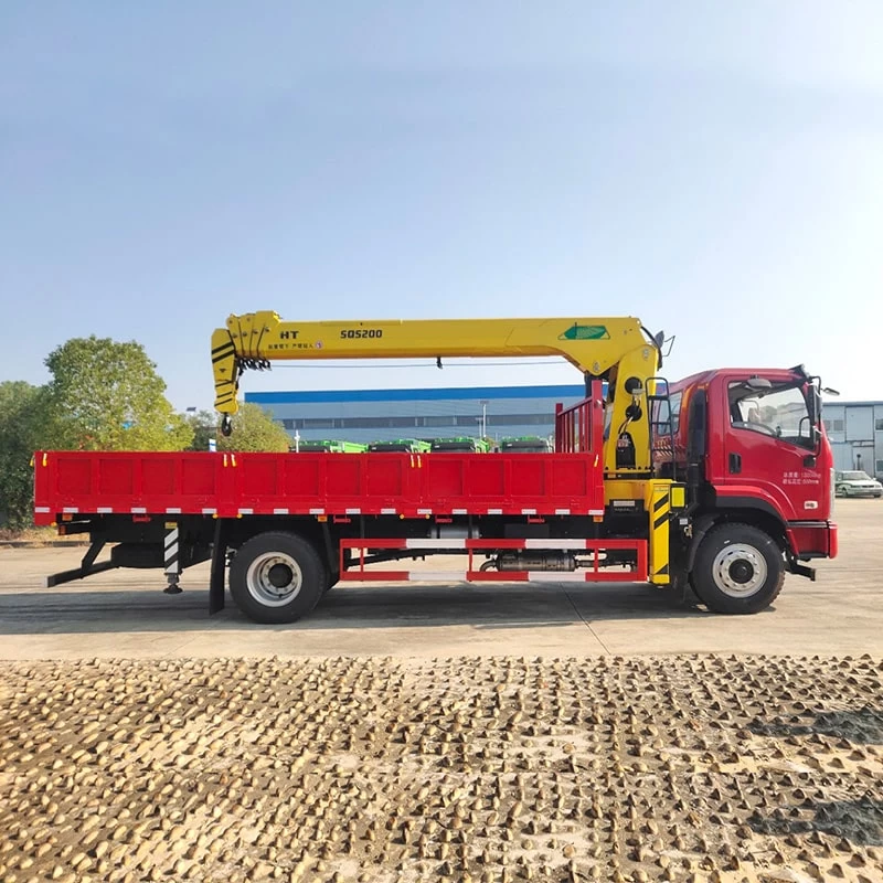 Shacman 4x2 Cargo Crane Truck 8 Ton Truck Mounted Crane Front Side View
