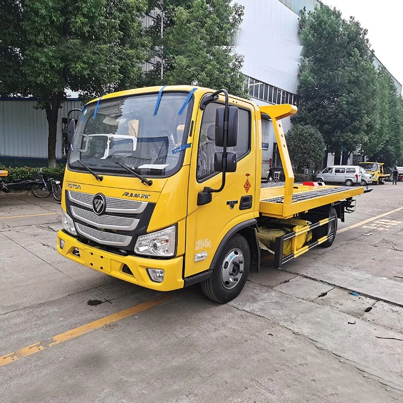 Foton 4x2 hydraulic wrecker tow road recovery truck Oblique Front View
