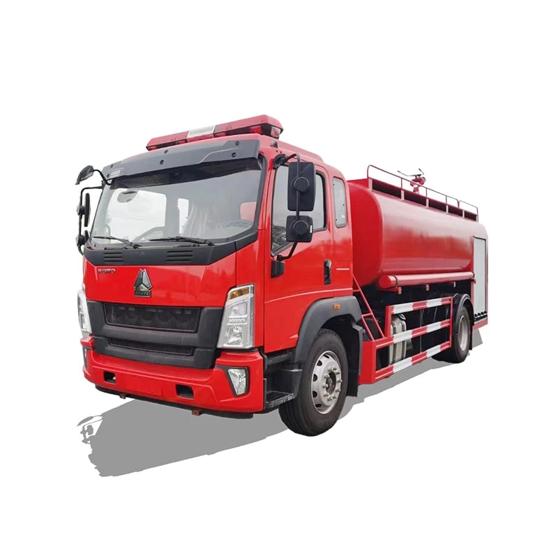 SINOTRUK low price 4*2 8cbm water tank fire truck Thumbnail
