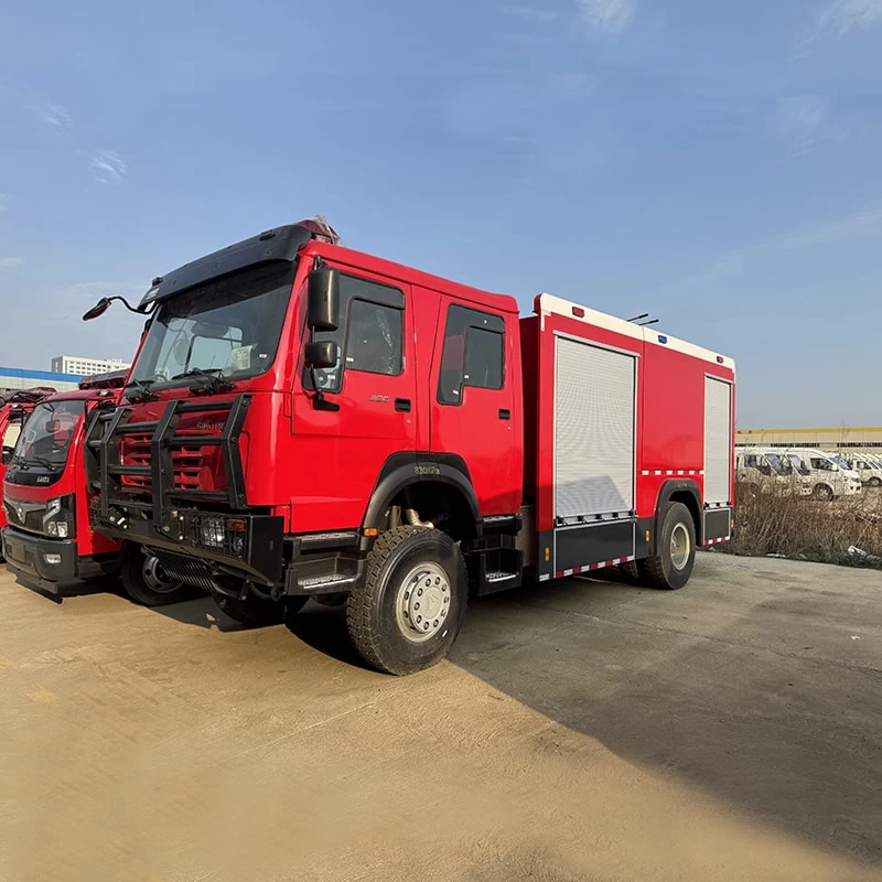 HOWO 4*4 new or used 8cbm specialized vehicle fire truck Oblique Front View
 
