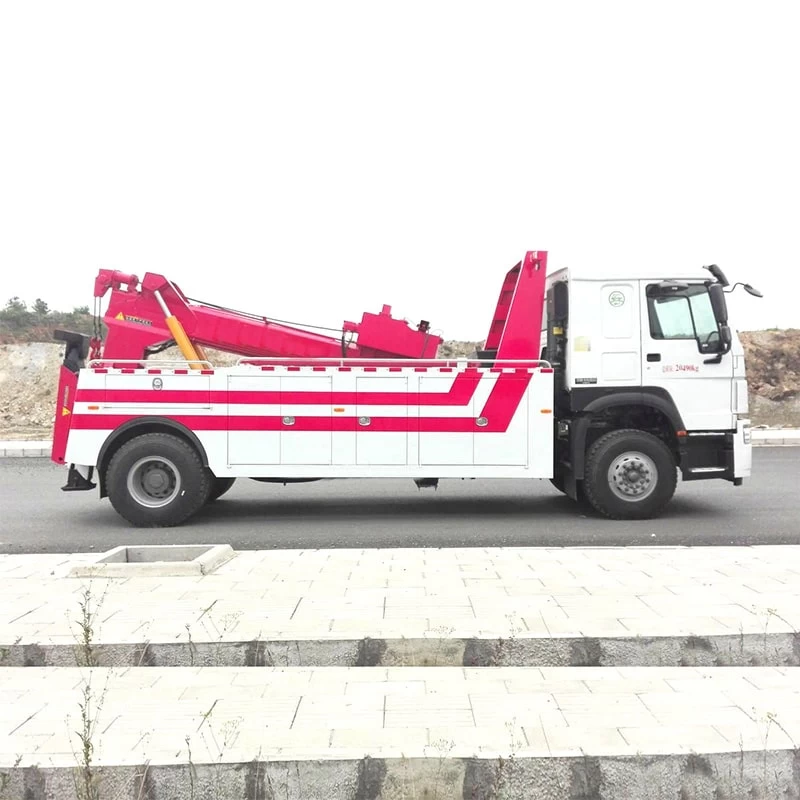 SINOTRUK 4*2 lifting & towing Road Rescue Wrecker Truck Front Side View
