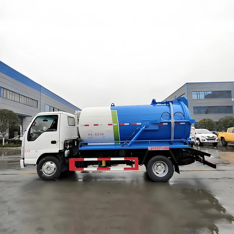 ISUZU ELF 5000L Mini Small Sewage Suction Truck Price Front Side View
