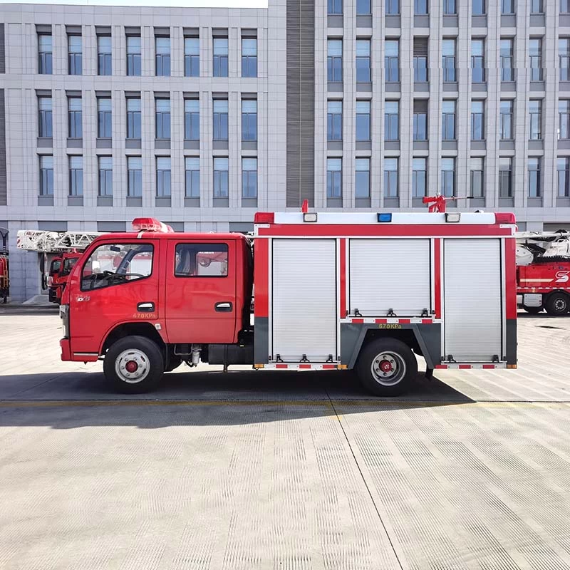 Dongfeng 4x2 2500 liter fire fighting truck Front Side View