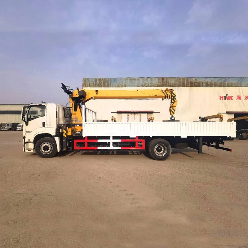 ISUZU 10 Ton Hydraulic Boom Crane Truck for Weight Lifting
Front Side View