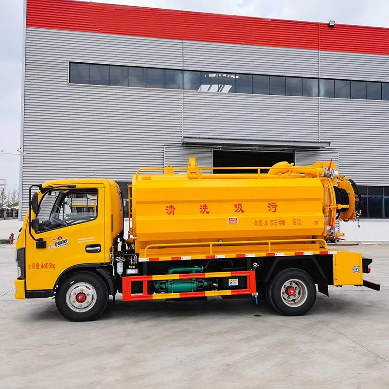 Dongfeng 4*2 6000L sewage suction cleaning truck Front Side View
