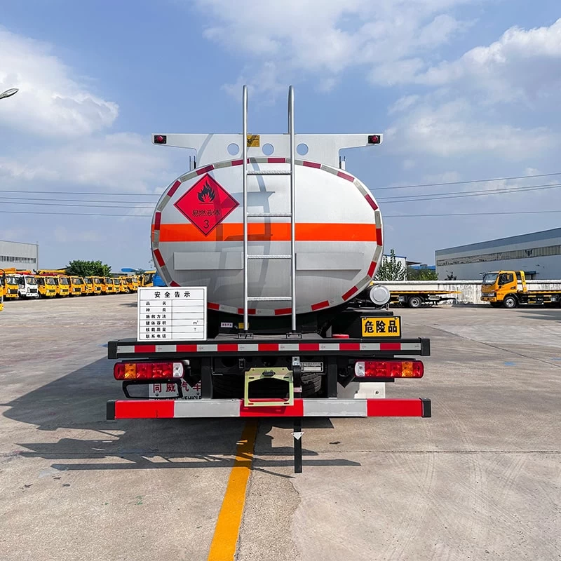 SINOTRUK 4*2 11ton fuel tanker truck oil tank truck Back Image
