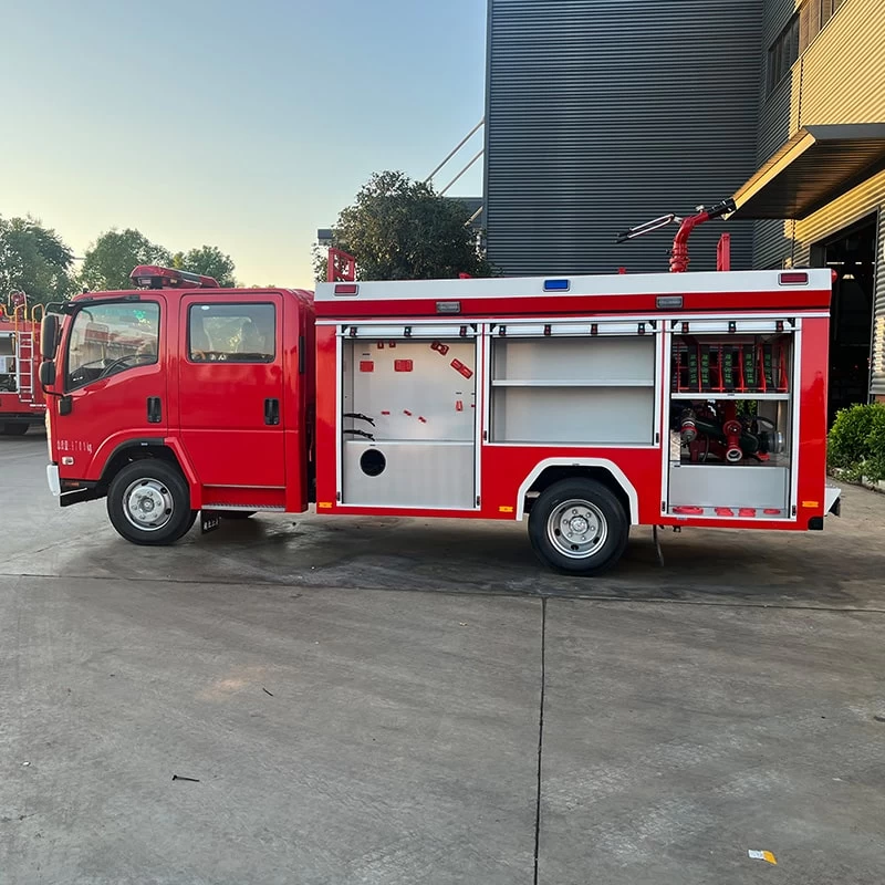 New or Used Japan Brand ISUZU 4 x 2 4000L Fire Truck Front Side View
