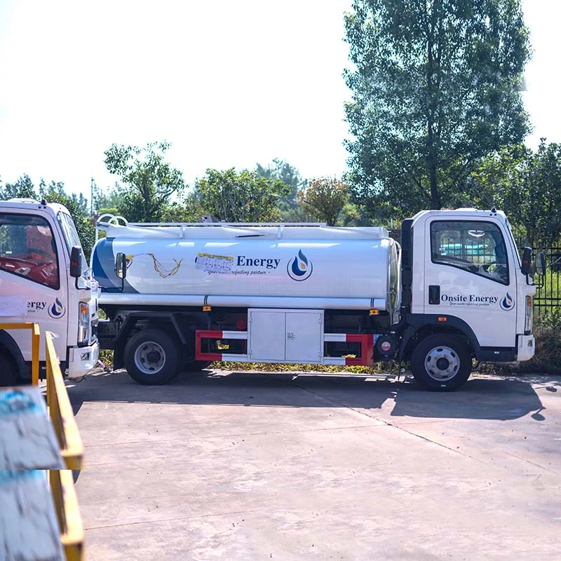 Howo 4x2 10000 liters Fuel Tank Truck Tanker Truck Front Side View