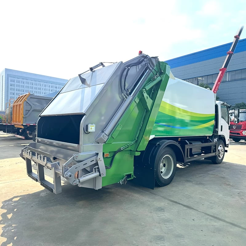ISUZU 8 CBM Garbage Compactor Truck Rubbish Compressing Truck Oblique Back Plot

