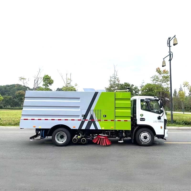 DongFeng Road Washing and Sweeping Vehicle Vacuum Truck Front side view