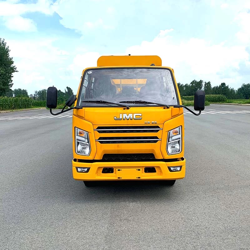 JMC 80K 4*2 car attenuator Anti Collision Buffer Trucks Front View
