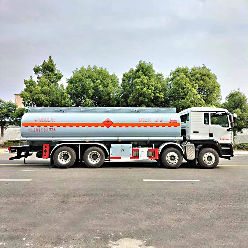 SINOTRUK 8*4 24m3 kerosene flammable liquid transport truck Front Side View
