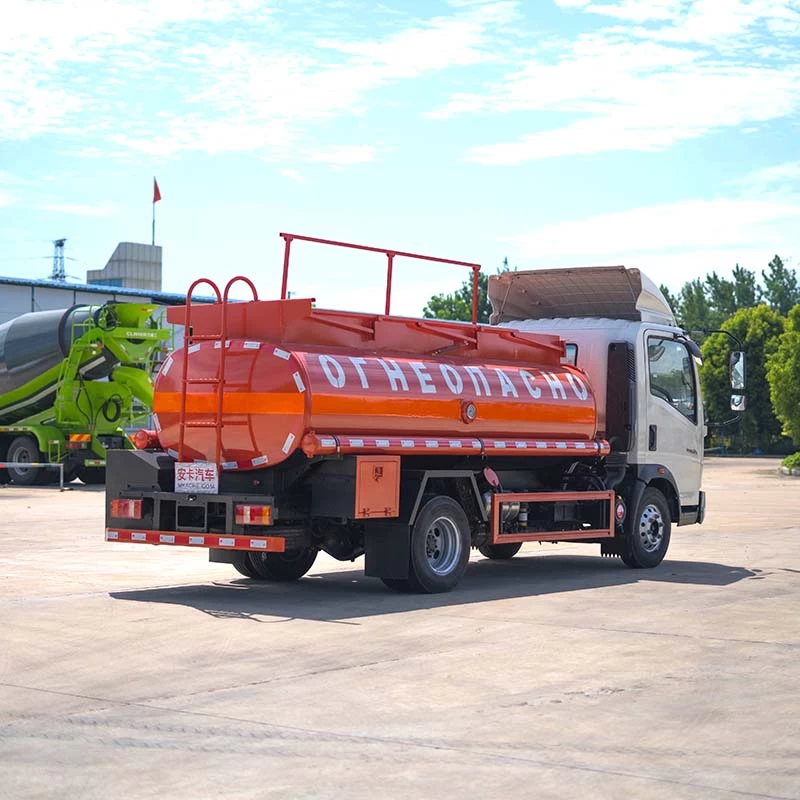 Howo 5CBM Mobile Refueling Tank Truck Oblique Back Plot