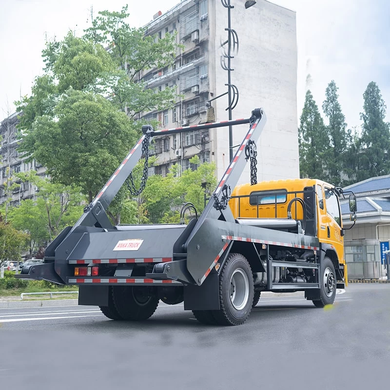 Sinotruk 7CBM skip loader swing arm waste garbage truck Oblique Back Plot