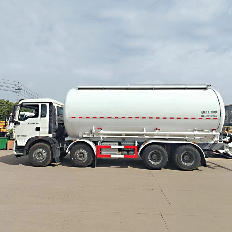 HOWO 30 cbm 8*4 wheat corn cement material tank truck Front Side View