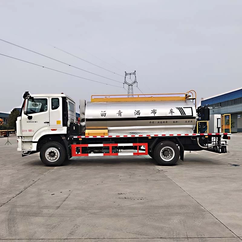 HOWO Road Construction Asphalt Bitumen Distributor Truck Front Side View
