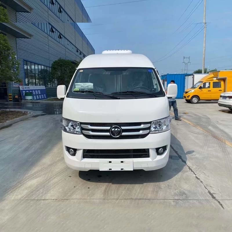 2 ton Frozen food transportation refrigerator van truck Front View
