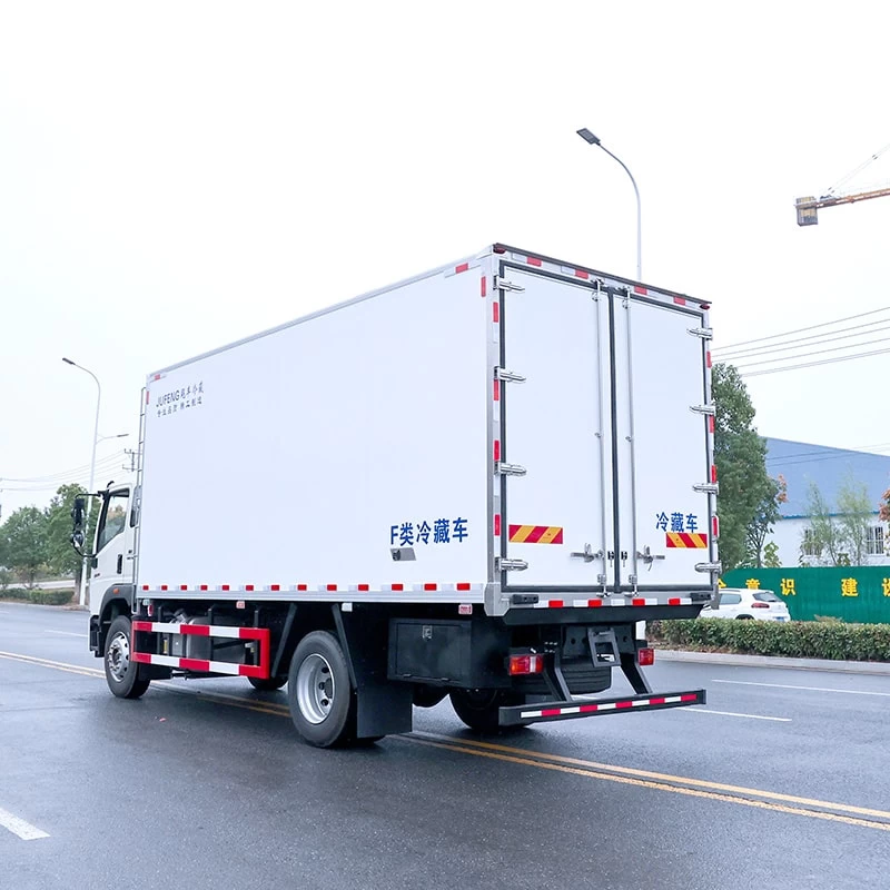 HOWO 4*2 35 cubic meter frozen meat refrigerated truck Oblique Back Plot
