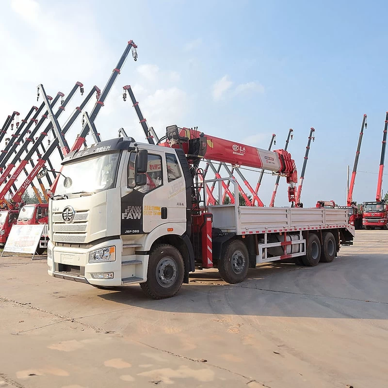 FAW 4*2 straight arm mobile truck mounted crane Oblique Front View