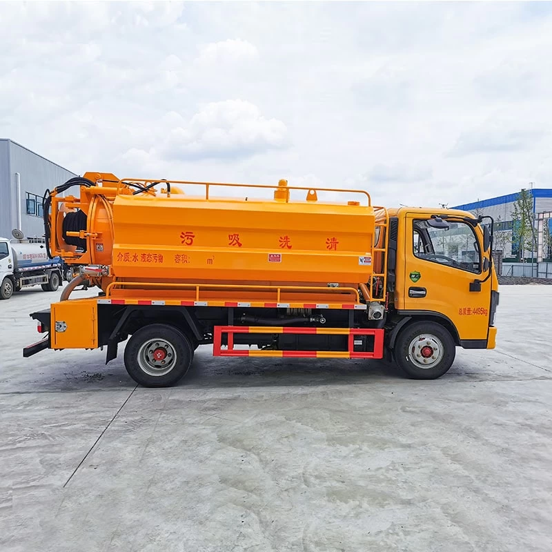 Dongfeng 4*2 6000L sewage suction cleaning truck Front Side View