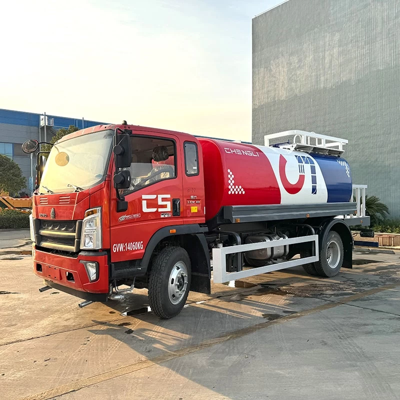 SINOTRUK HOWO 9000 liter 2400 gallon watering cart price Oblique Front View
