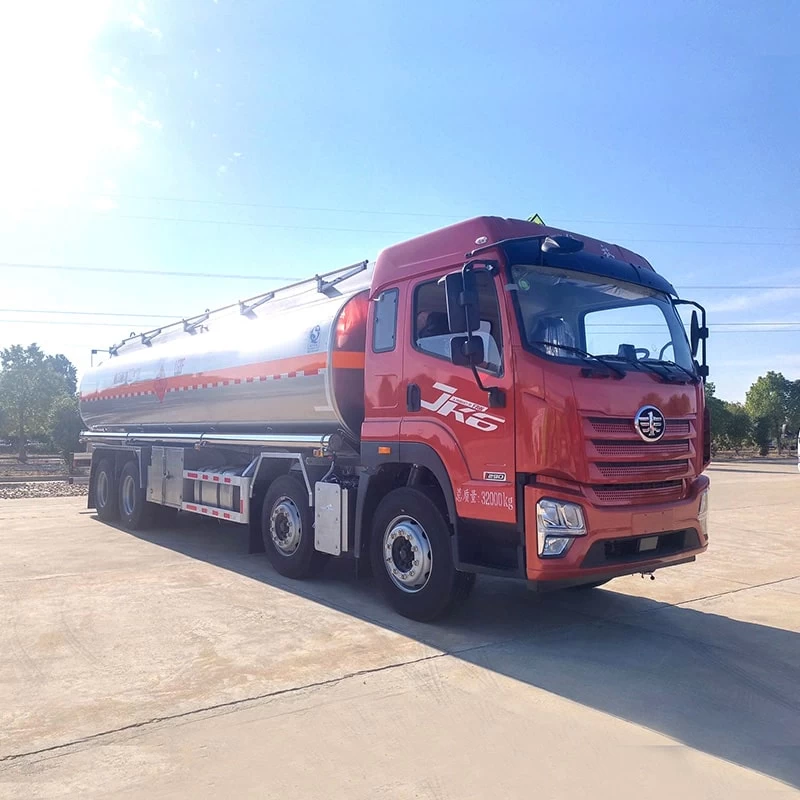 FAW Aluminum Alloy 30500L Fuel Tank Truck Price Oblique Front View
