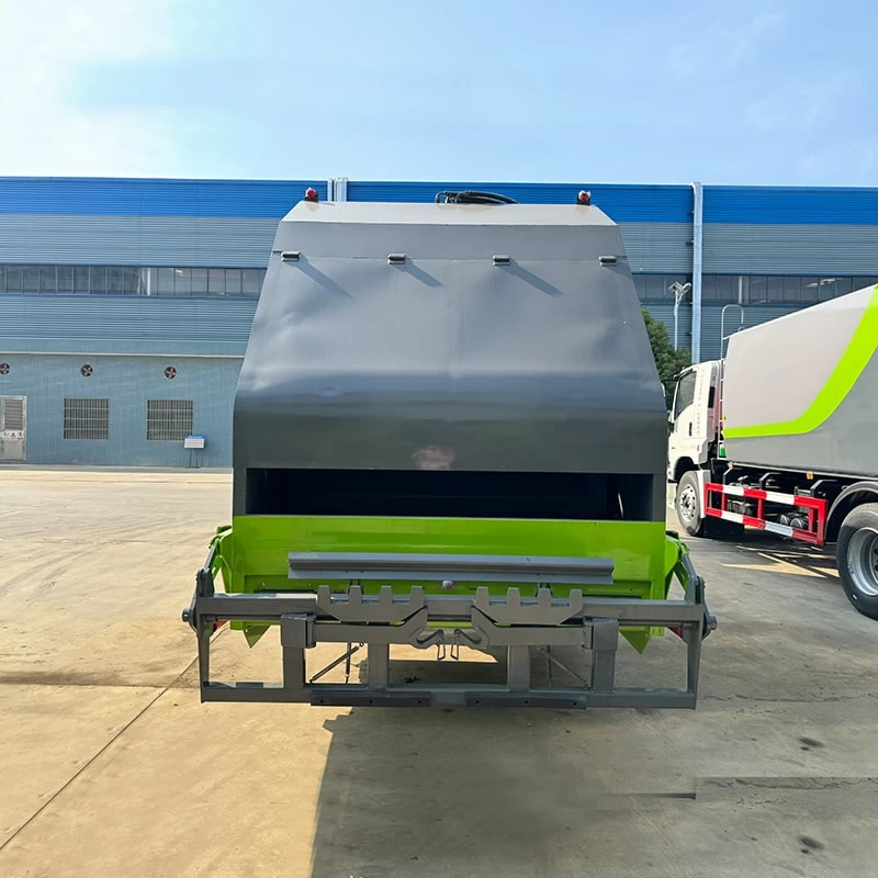 ISUZU 8 CBM Garbage Compactor Truck Rubbish Compressing Truck Back Image
