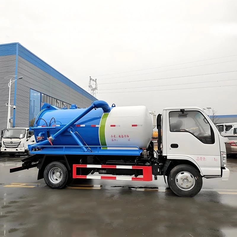 ISUZU ELF 5000L Mini Small Sewage Suction Truck Price Front Side View
