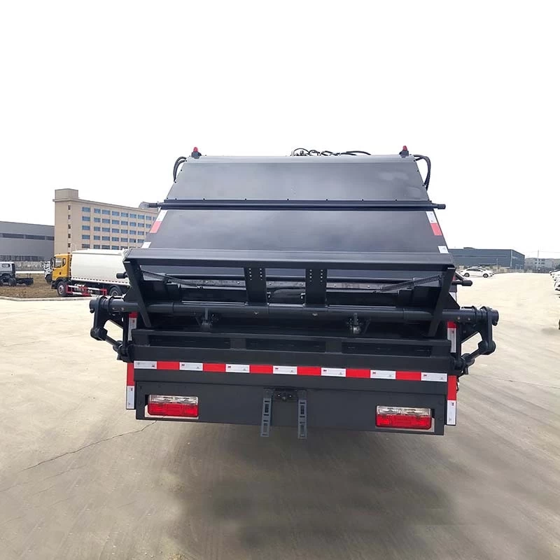 Dongfeng 6ton 9cbm Compressed Garbage Truck Back Image