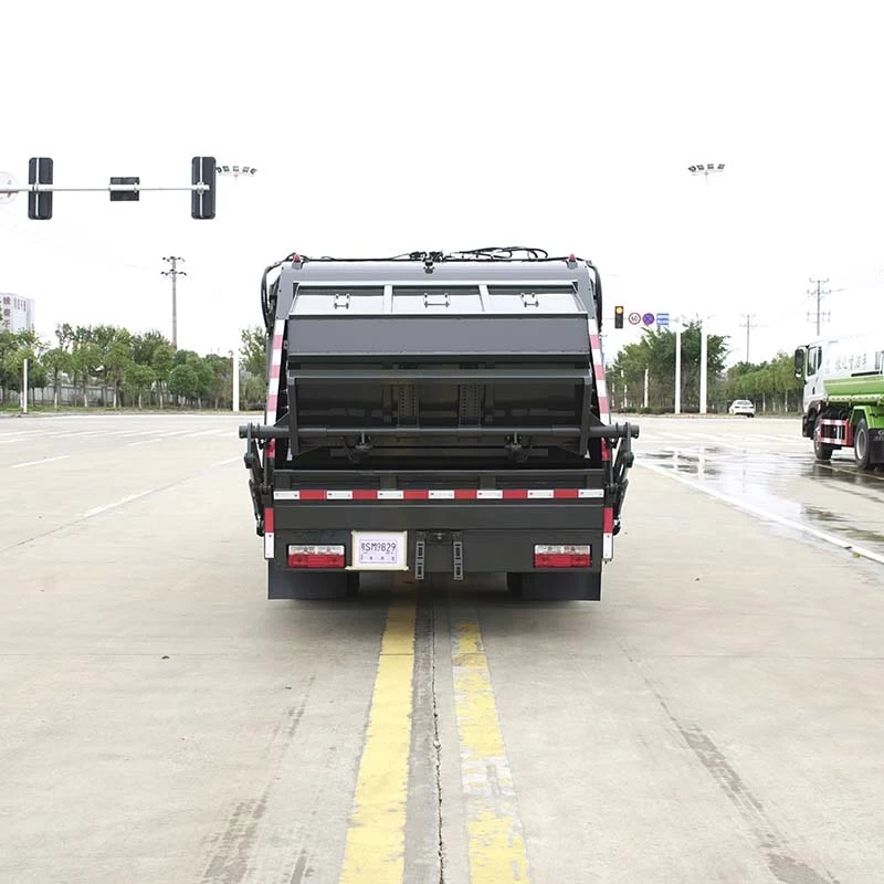 DongFeng 6 ton 4×2 compression garbage truck Back Image