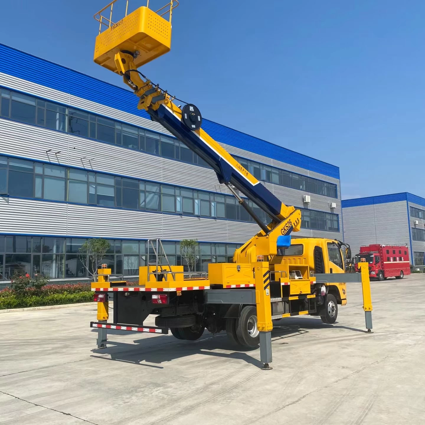 JMC brand new or used 4*2 26m aerial platform truck Oblique Back Plot 