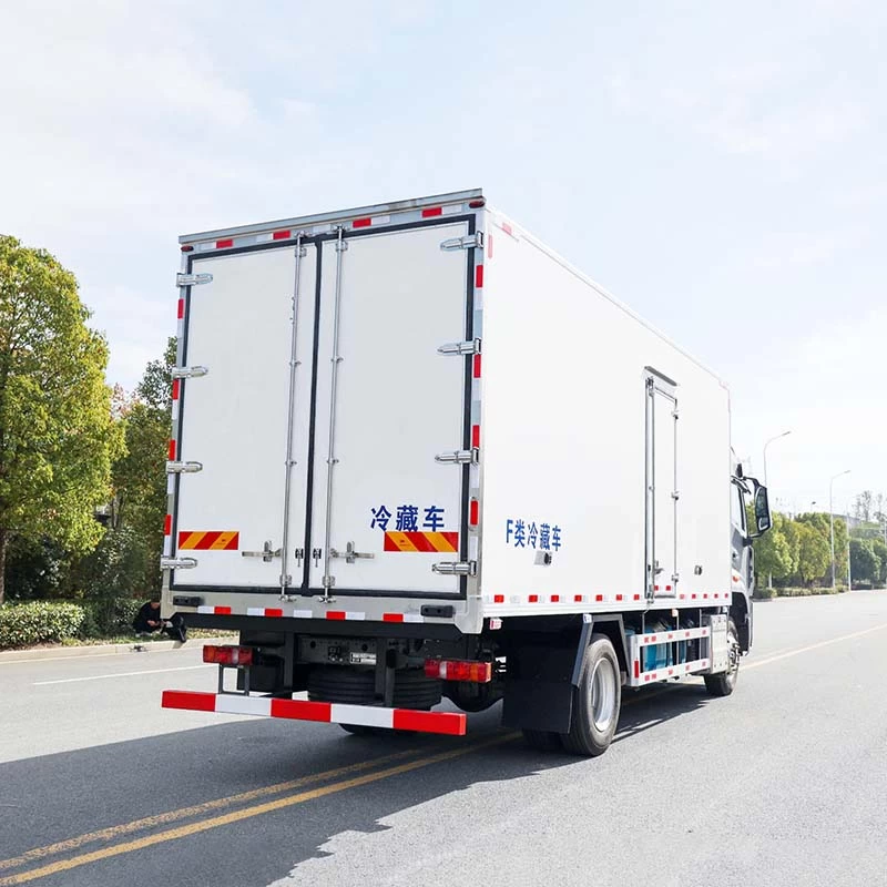 Sinotruk HOWO Freezer Box Truck Light duty 6.8m For Sale Oblique Back Plot
