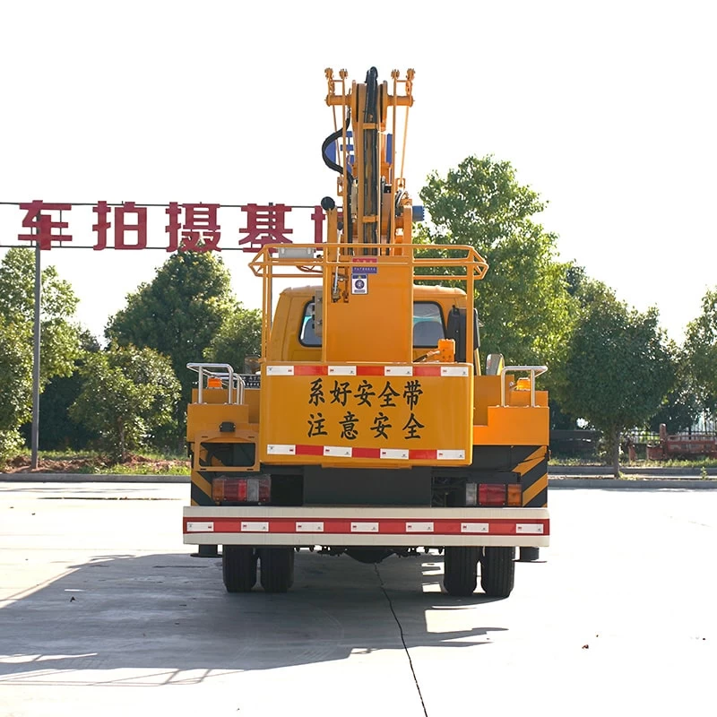 ISUZU ELF Double Row 18.5m High Altitude Operation Truck Back Image
