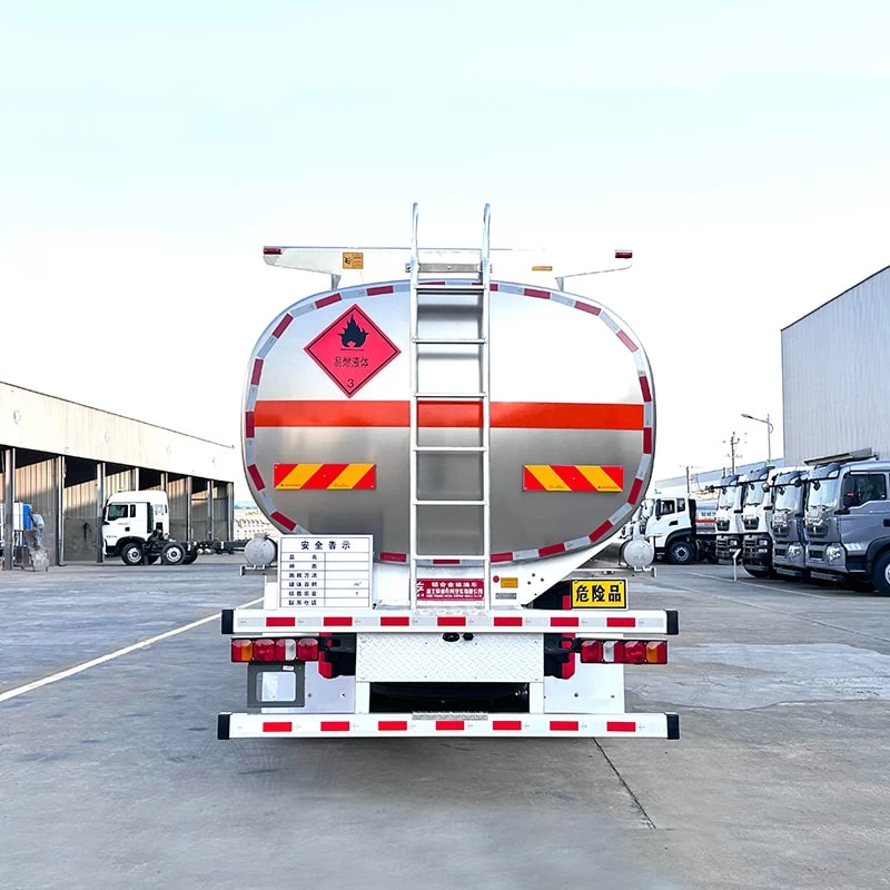 HOWO 8*4 20cbm oil fuel diesel transport delivery truck Back Image

