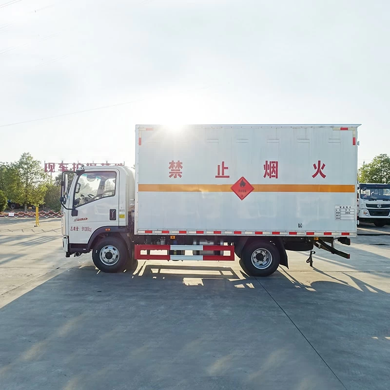 SINOTRUK 4*2 flammable liquid explosion-proof truck Front Side View
