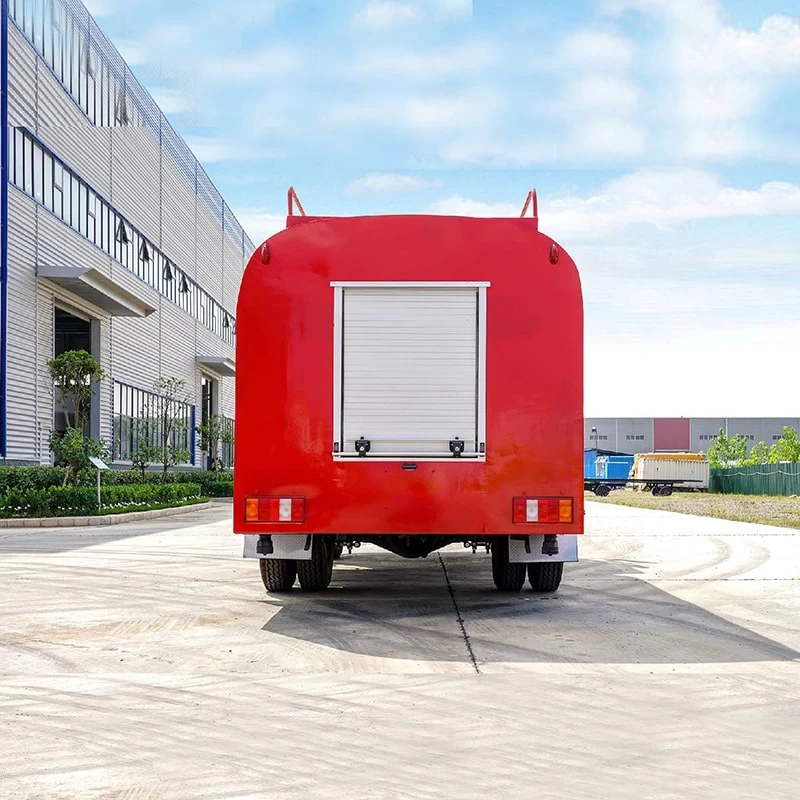 SINOTRUK specialized vehicle 4*2 5cbm water tank fire truck Back Image
