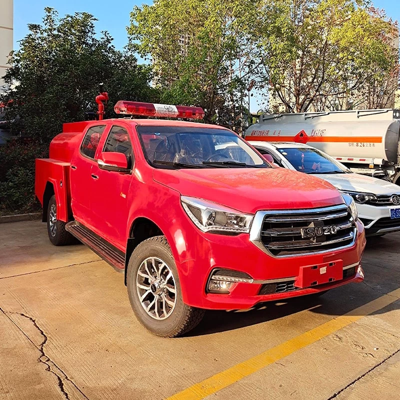 ISUZU 4 Wheels Pickup Fire Fighting Rescue Truck Oblique Front View
