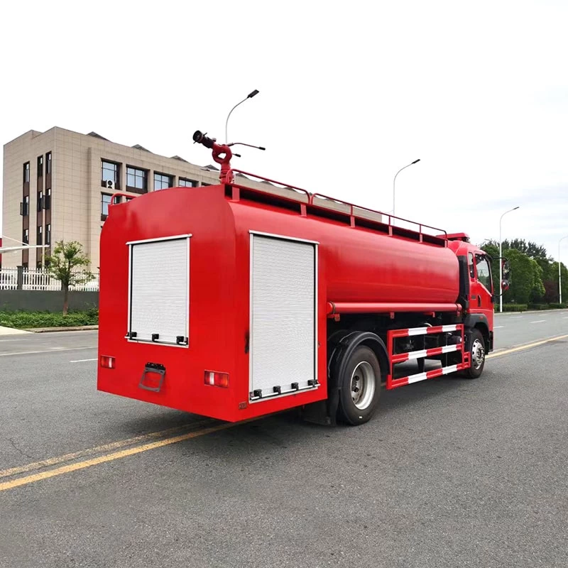 SINOTRUK low price 4*2 8cbm water tank fire truck Oblique Back Plot
