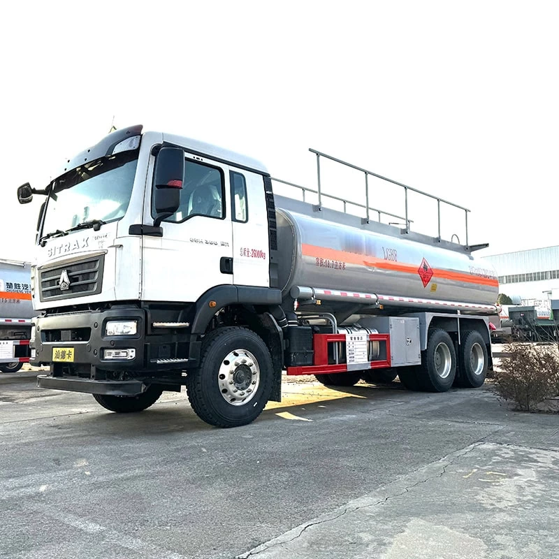 HOWO new or used 6*4 16 ton oil diesel fuel tank truck Oblique Front View
