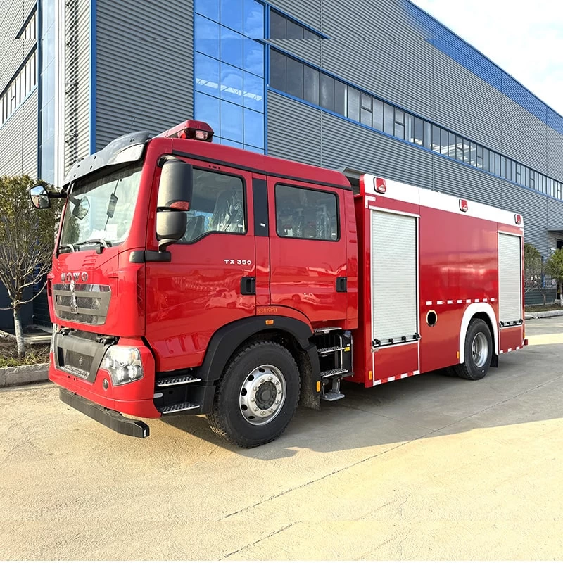 HOWO high quality 8cbm 4*2 foam fire fighting truck Oblique Front View
