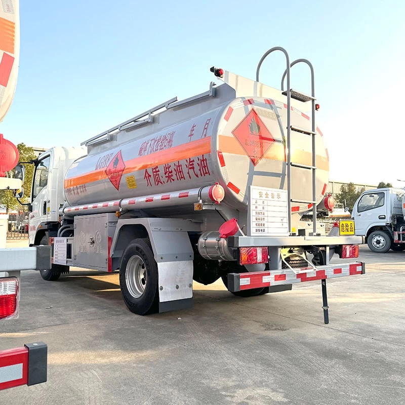 HOWO 4*2 5 ton small oil diesel fuel bowser tanker truck Oblique Back Plot
