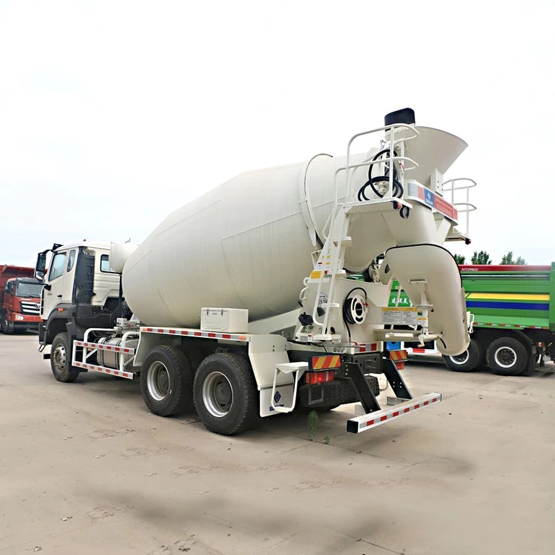 HOWO 6*4 5cbm lightweight mobile concrete mixer truck Oblique Back Plot