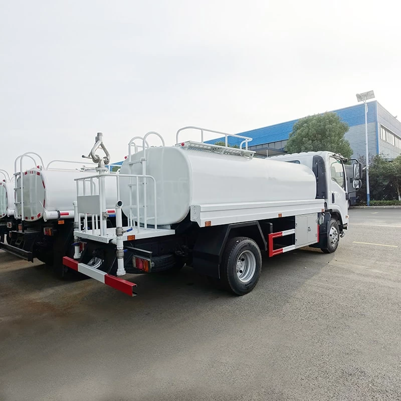 JAPAN 4*2 watering cart isuzu water tank truck Oblique Back Plot
