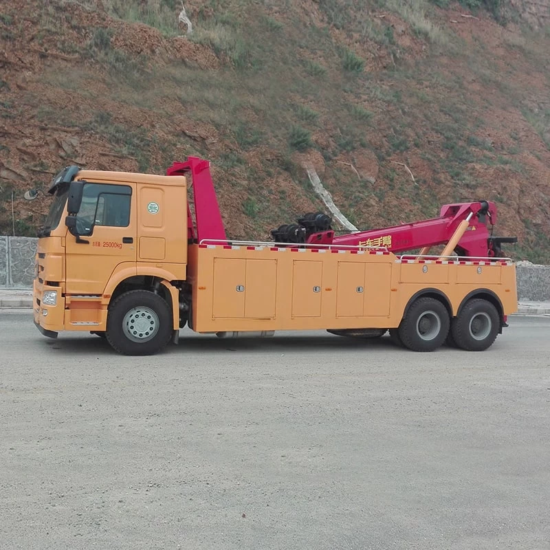 SINOTRUK 20 ton tow truck with crane wrecker truck Front Side View
