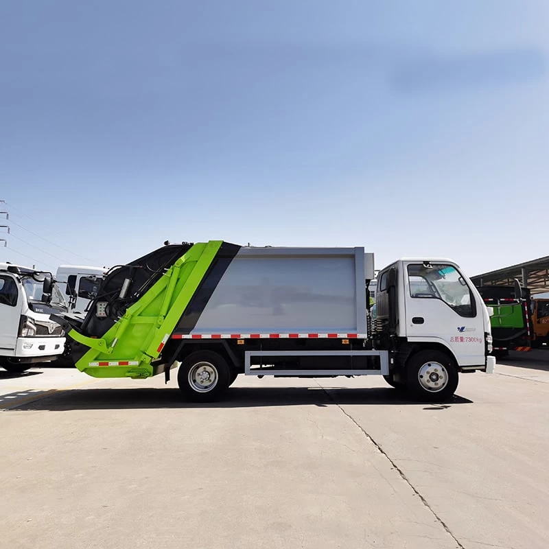 ISUZU high quality 6 cbm compressed garbage truck Front Side View